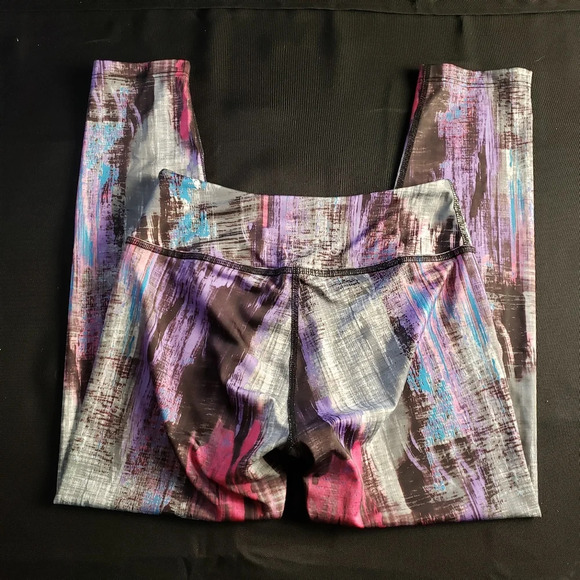 Beyond Yoga Lux Print Capri Leggings‎ Small - Picture 4 of 9